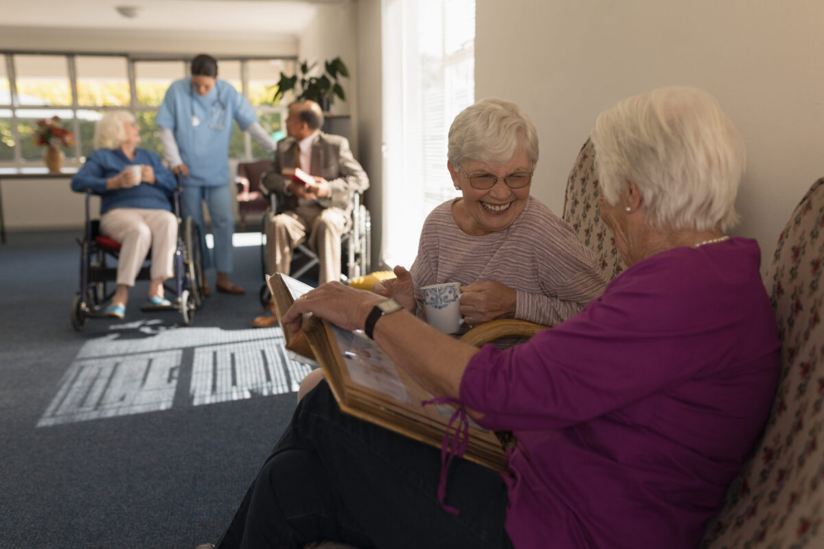 Quels avantages offre un foyer logement pour seniors autonomes ?